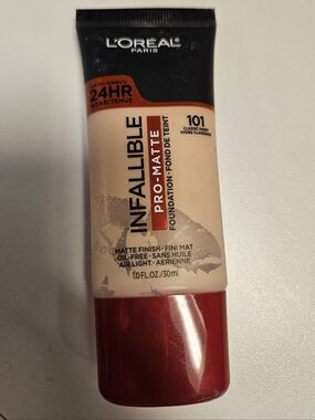 NWT L'Oreal Infallible Pro-Matte Foundation In 101 Classic Ivory Medium Coverage